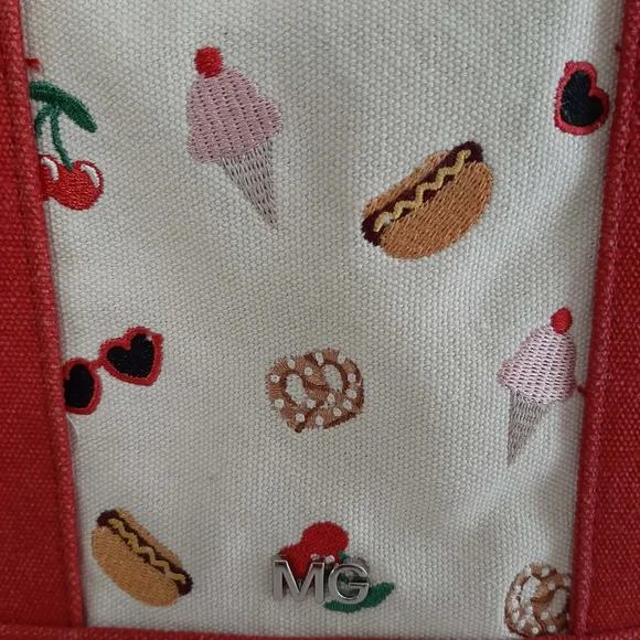 MADDEN GIRL "Picnic" Mini Tote & Wristlet Set - Picture 3 of 9